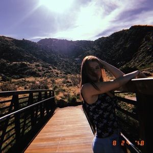 Meet your Posher, Maya